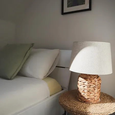 Urban Jungle 1 - Free Parking Apartment *