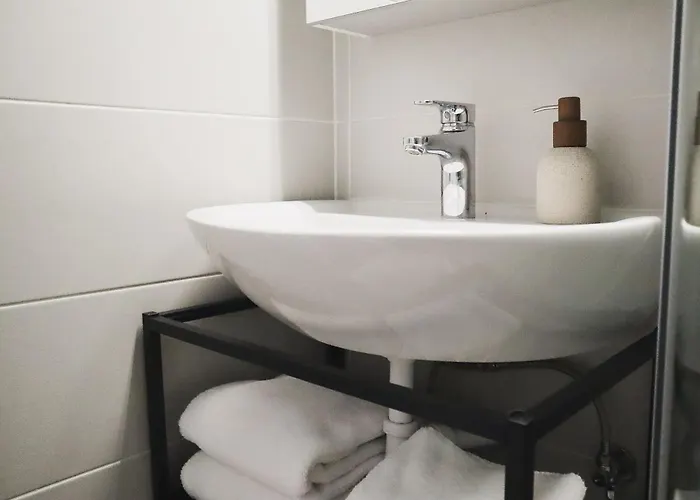 Urban Jungle 1 - Free Parking *